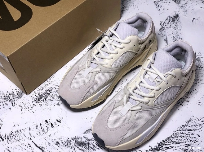 Yeezy Boost Adidas Analog 700 EG7596 0802
